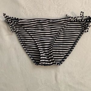 Reversible bikini bottoms. Size S.